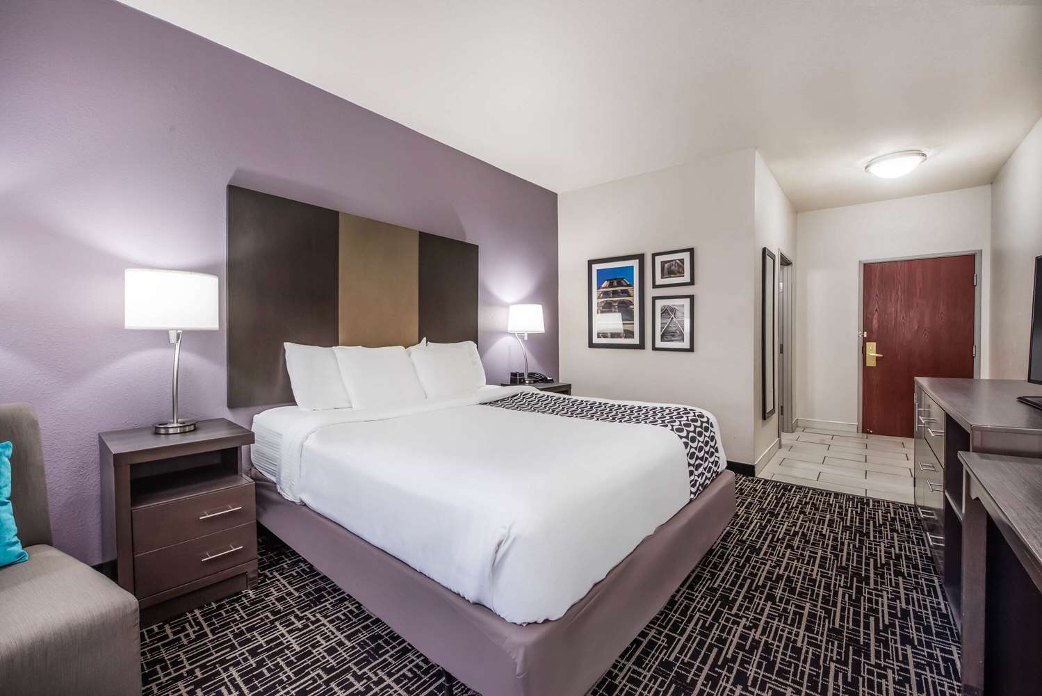 La Quinta Inn & Suites by Wyndham Fairborn Wright-Patterson 17/50