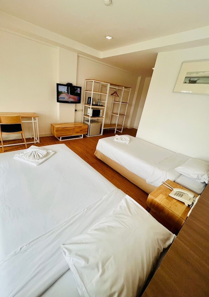 Sunday Platinum Suites 17/50