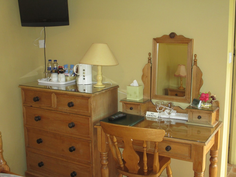 Brambles B&amp;B 15/49