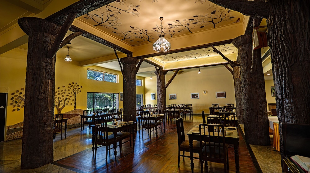 Hotel Coorg International 40/50