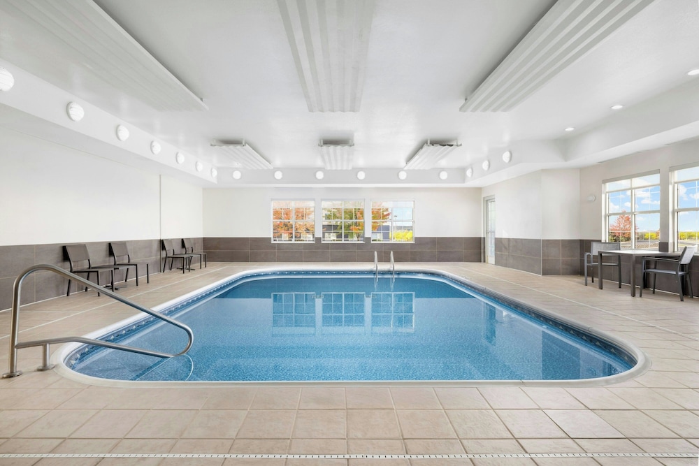 swimming pool spa