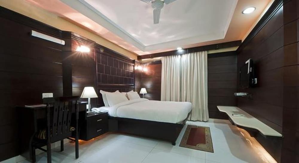 SUN HOTEL AGRA 25/50