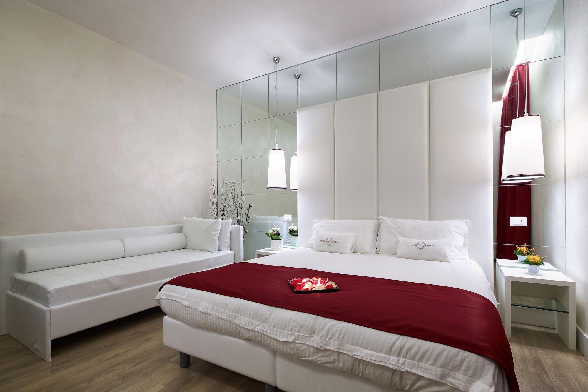 DELUXE, DOUBLE BED