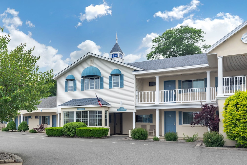 Ogunquit Hotel 2/50
