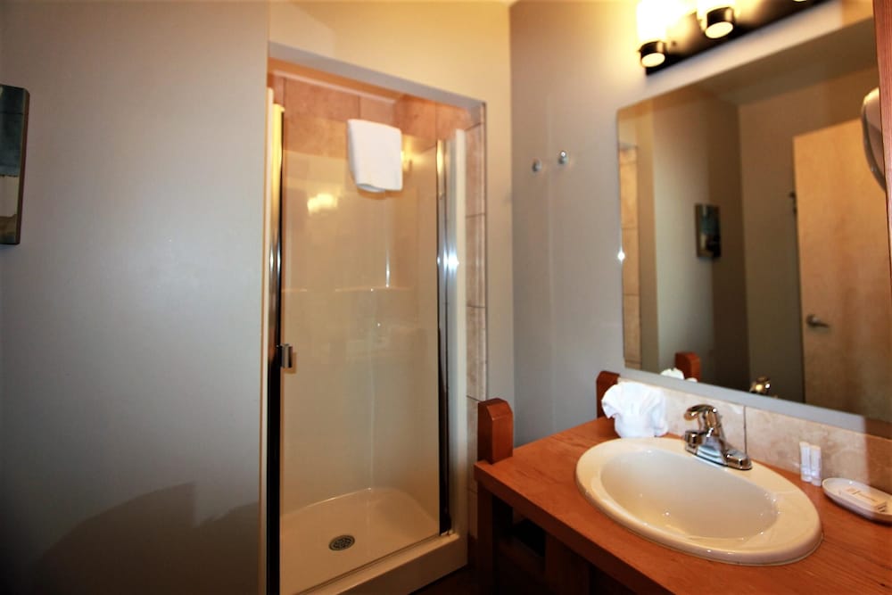 Seaside Ucluelet Hotel 28/34