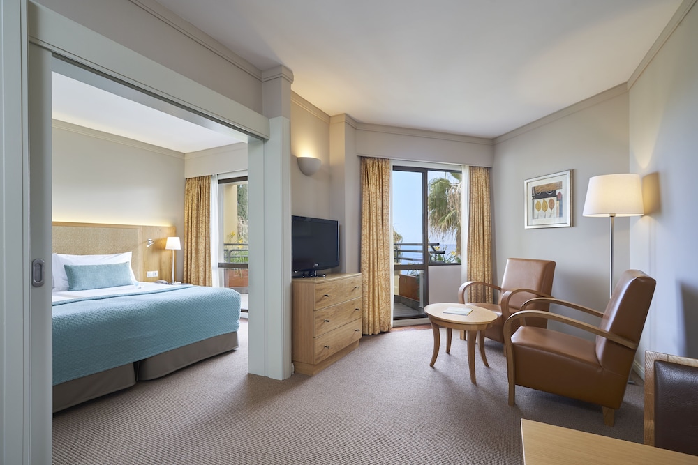 Room at Suite Hotel Eden Mar, FUNCHAL