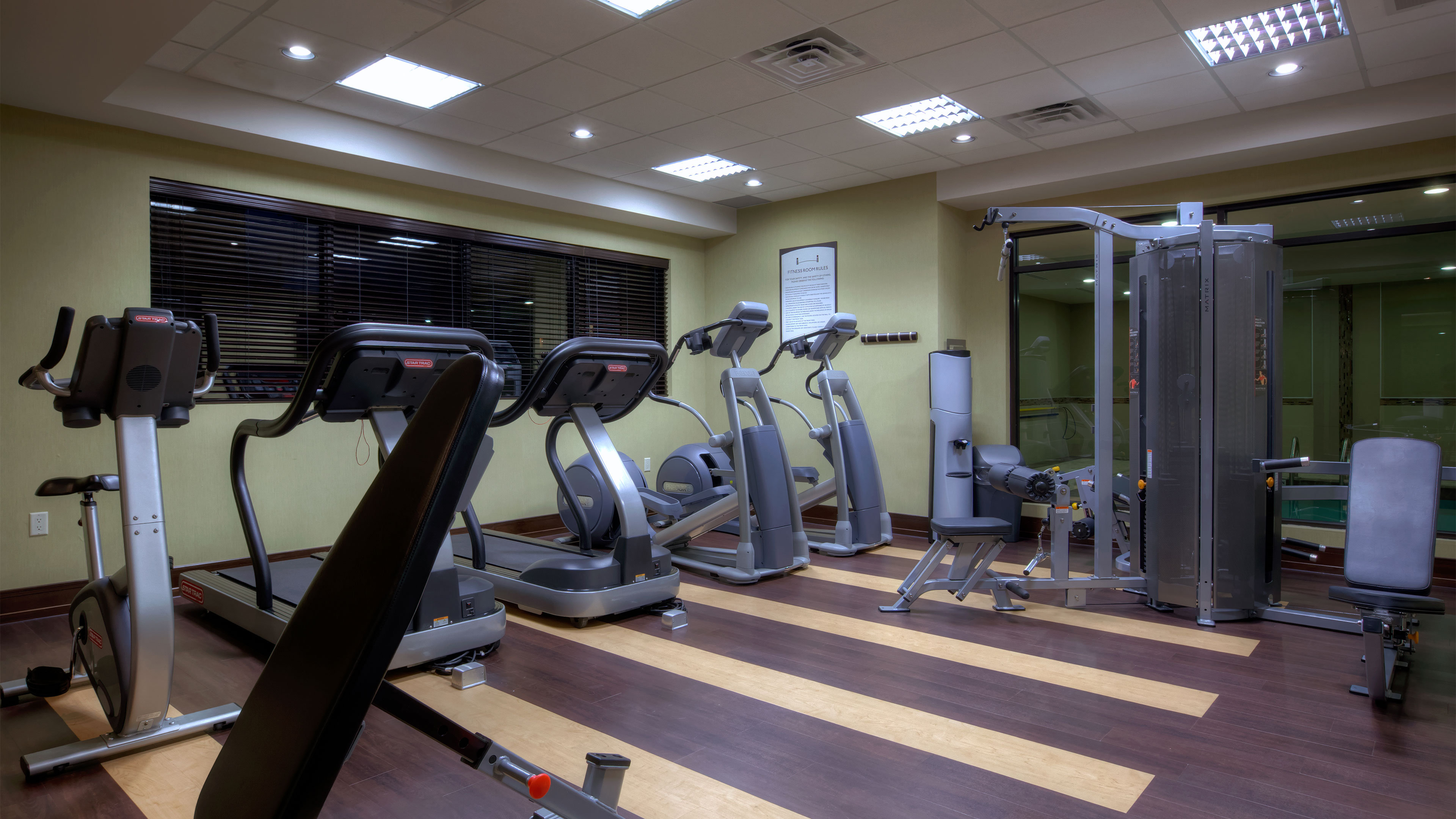 STAYBRIDGE SUITES HAMILTON - DOWNTOWN 32/80