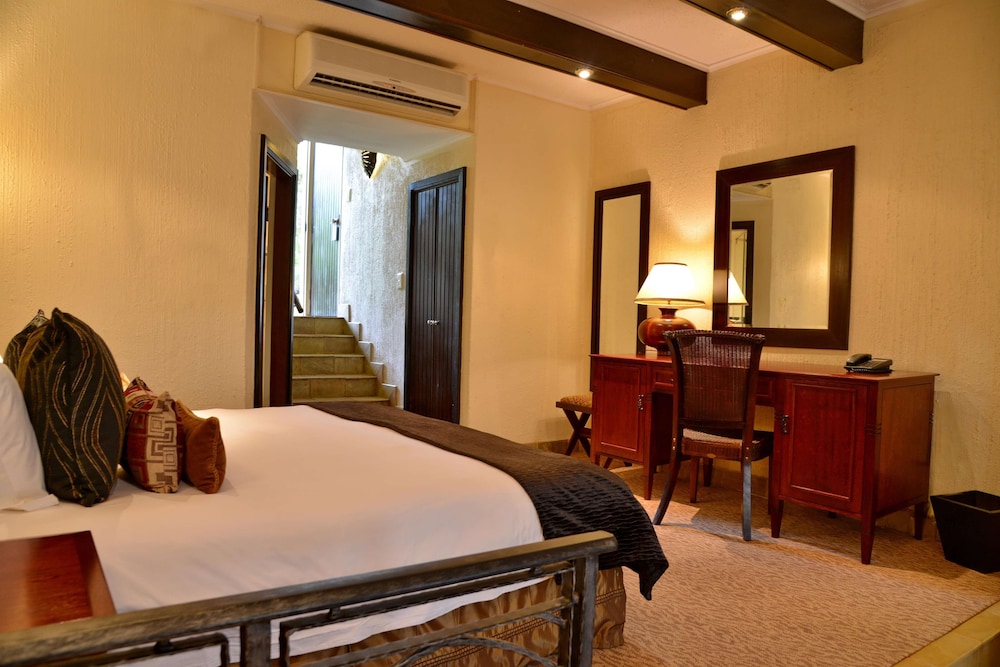 Kwa Maritane Bush Lodge 11/32