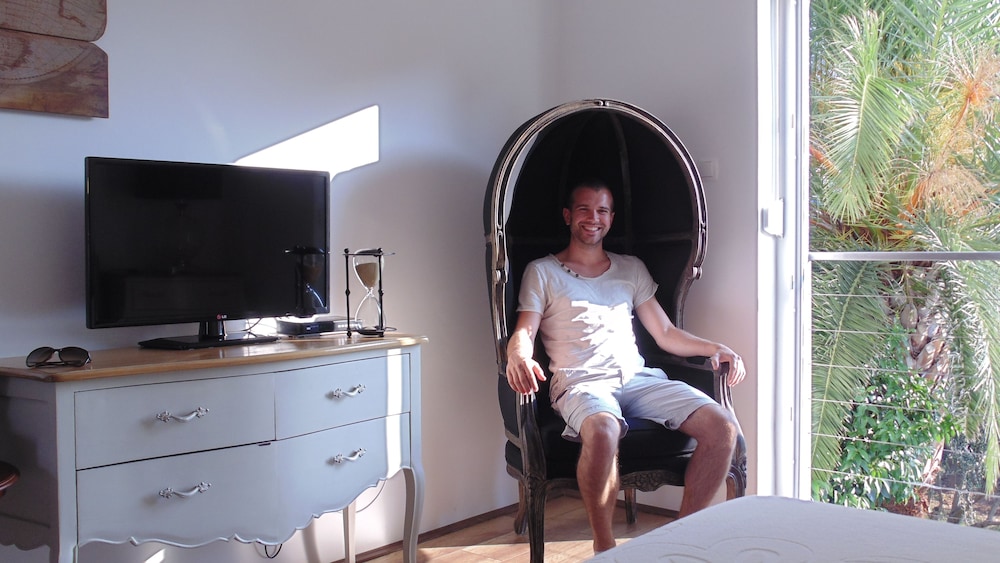 Refresh Boutique Apartments 8/50