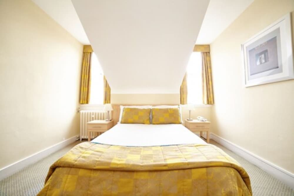 Station Hotel Aberdeen 43/67