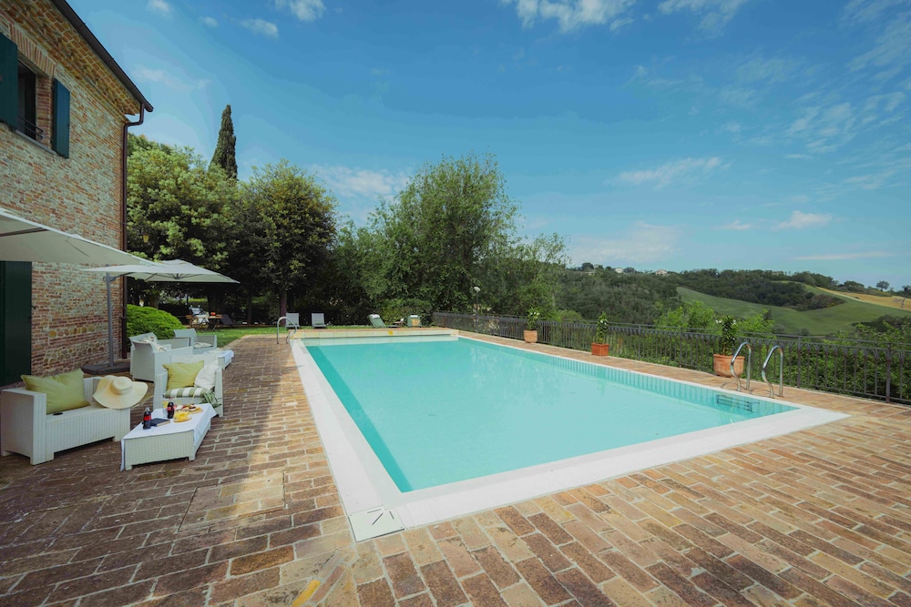 Castello Di Montegridolfo Spa Resort 83/89