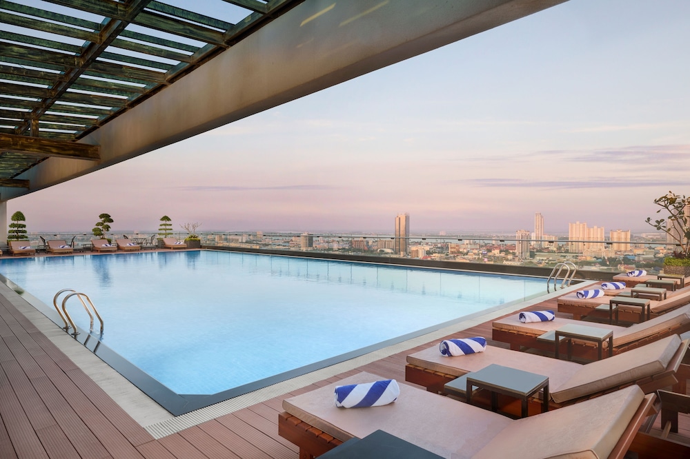 Wyndham Grand Phnom Penh Capital 36/68