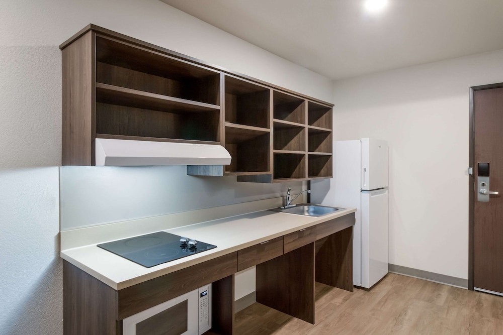 WoodSpring Suites Mesa Chandler 16/16