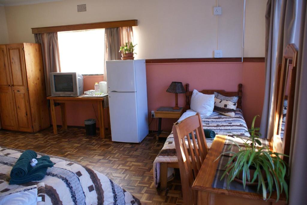 Airport Inn Bed Breakfast And Emerald Guesthouse 13/30