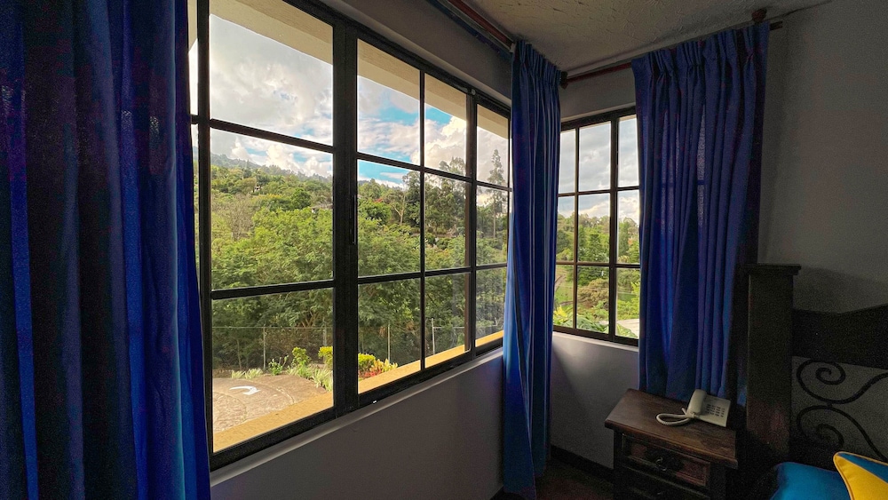 Hotel El Molino Dapa Cali 49/49