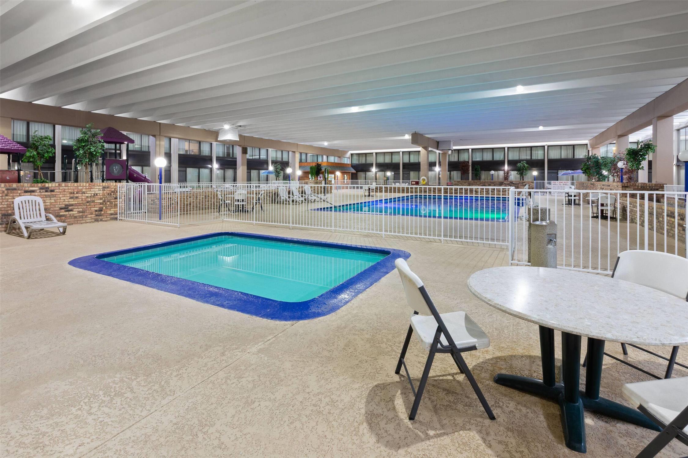 Quality Inn & Suites Grayling, MI 26/51