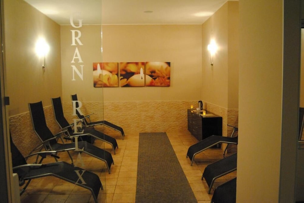 Hotel Relax 30/48