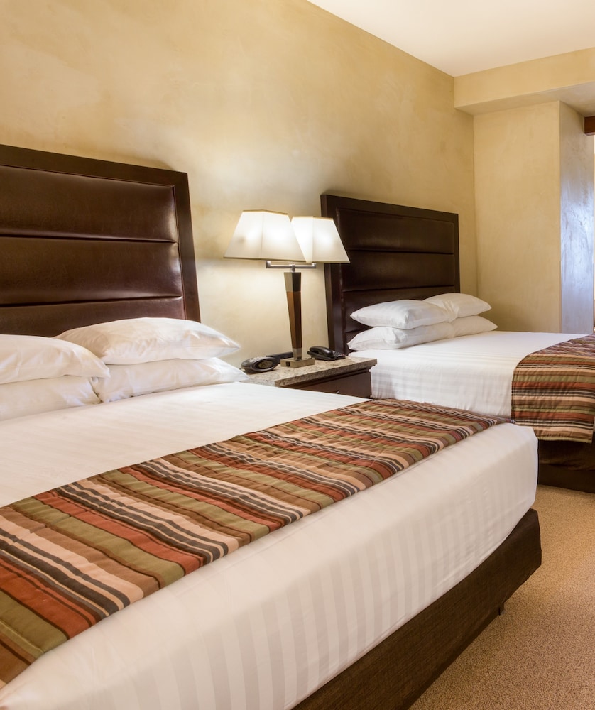 Drury Plaza Hotel In Santa Fe 17/50