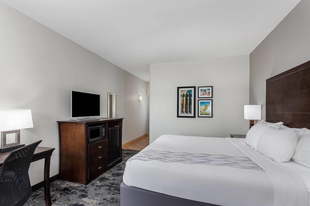 La Quinta Inn & Suites by Wyndham Columbus - Edinburgh 16/59