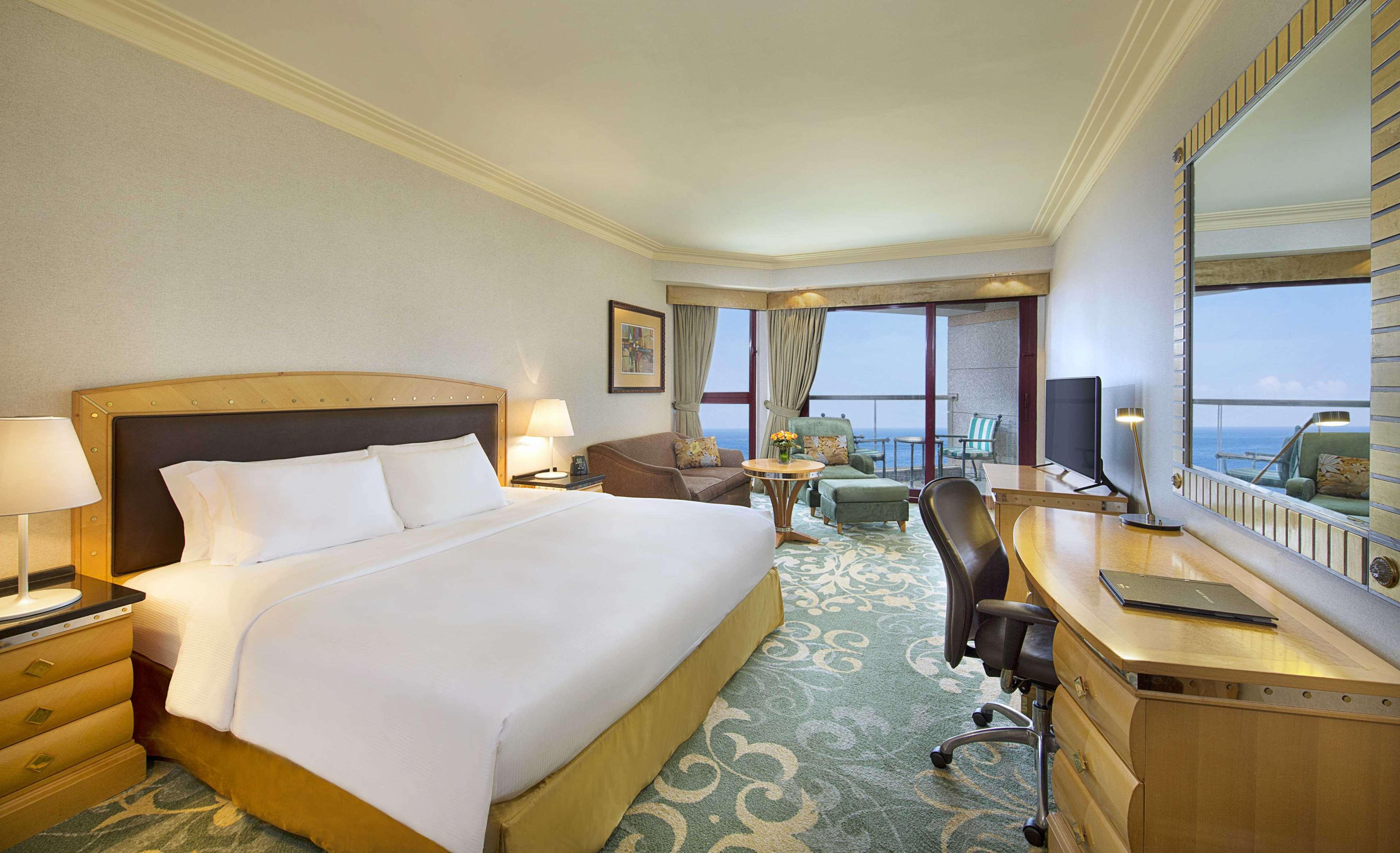 SULTAN, SUITE, KING BED, PARTIAL OR FULL SEA VIEW