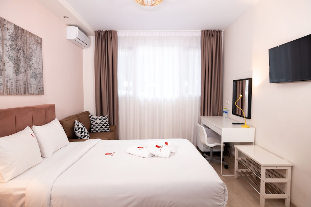City Plaza Apartments and Rooms 15/49