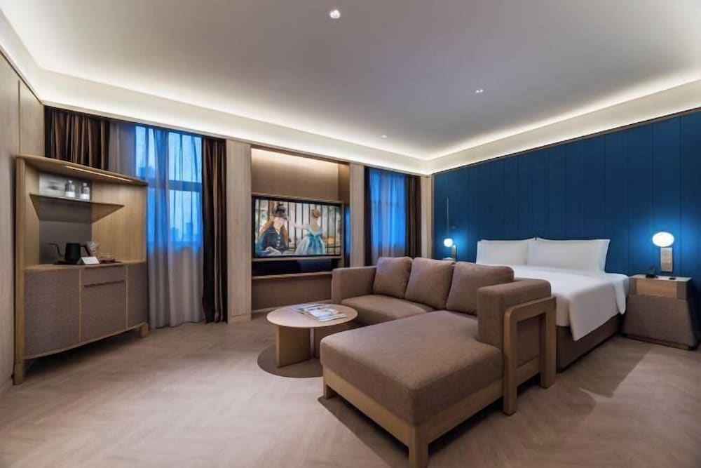 Orange Crystal Hotel (North the Bund East Daming Road) 51/59