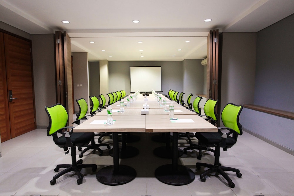 LeGreen Suite Kuningan 30/36