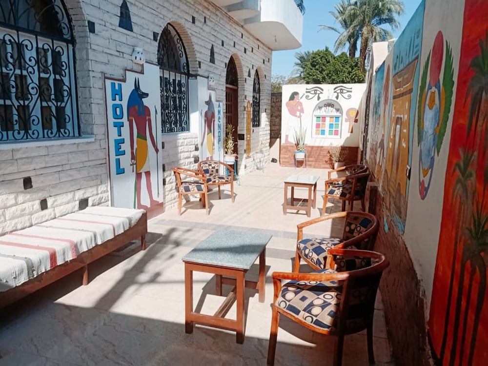 Amenophis Hotel 32/50