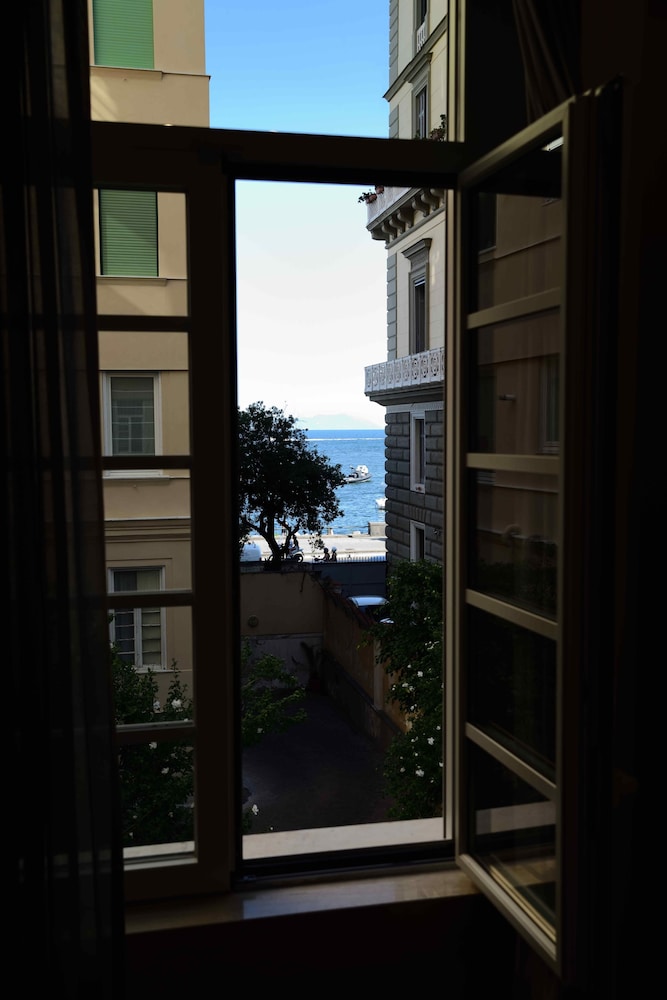 50 SUITE B&B 31/39