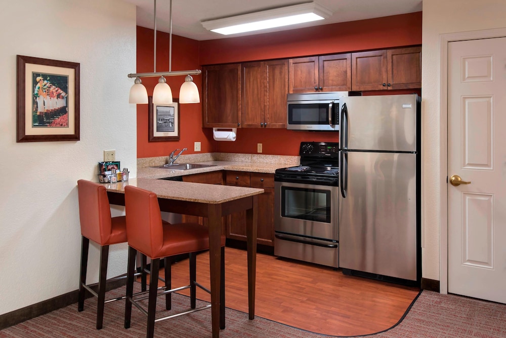Residence Inn Saratoga Springs 17/30