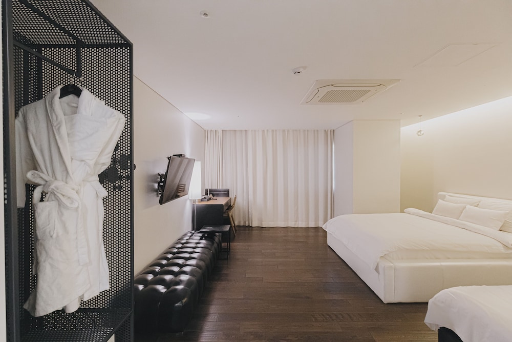Acc Design Hotel 32/70