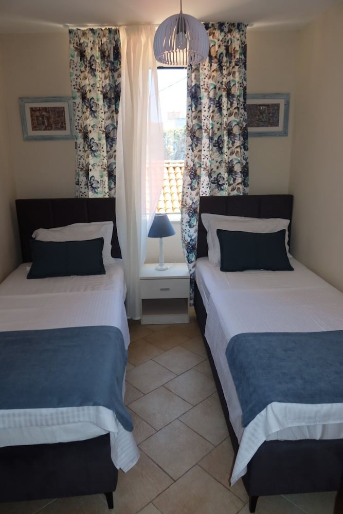 2 BEDROOMS, APARTMENT, BALCONY