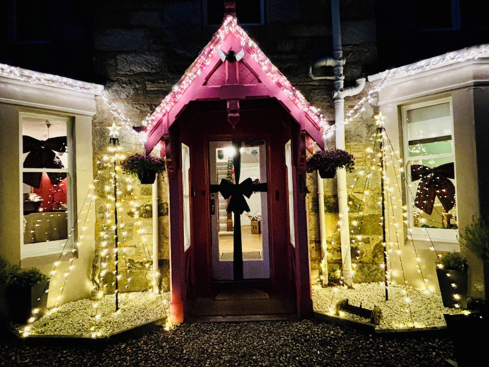 Carra Beag Guest House 5/50