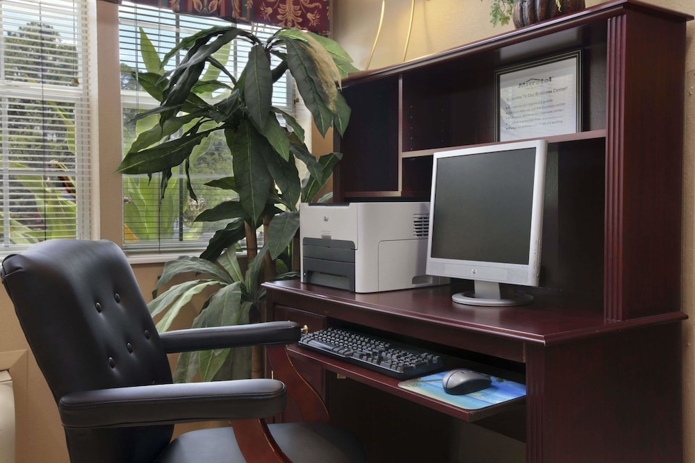 Microtel Inn & Suites by Wyndham Palm Coast I-95 17/29
