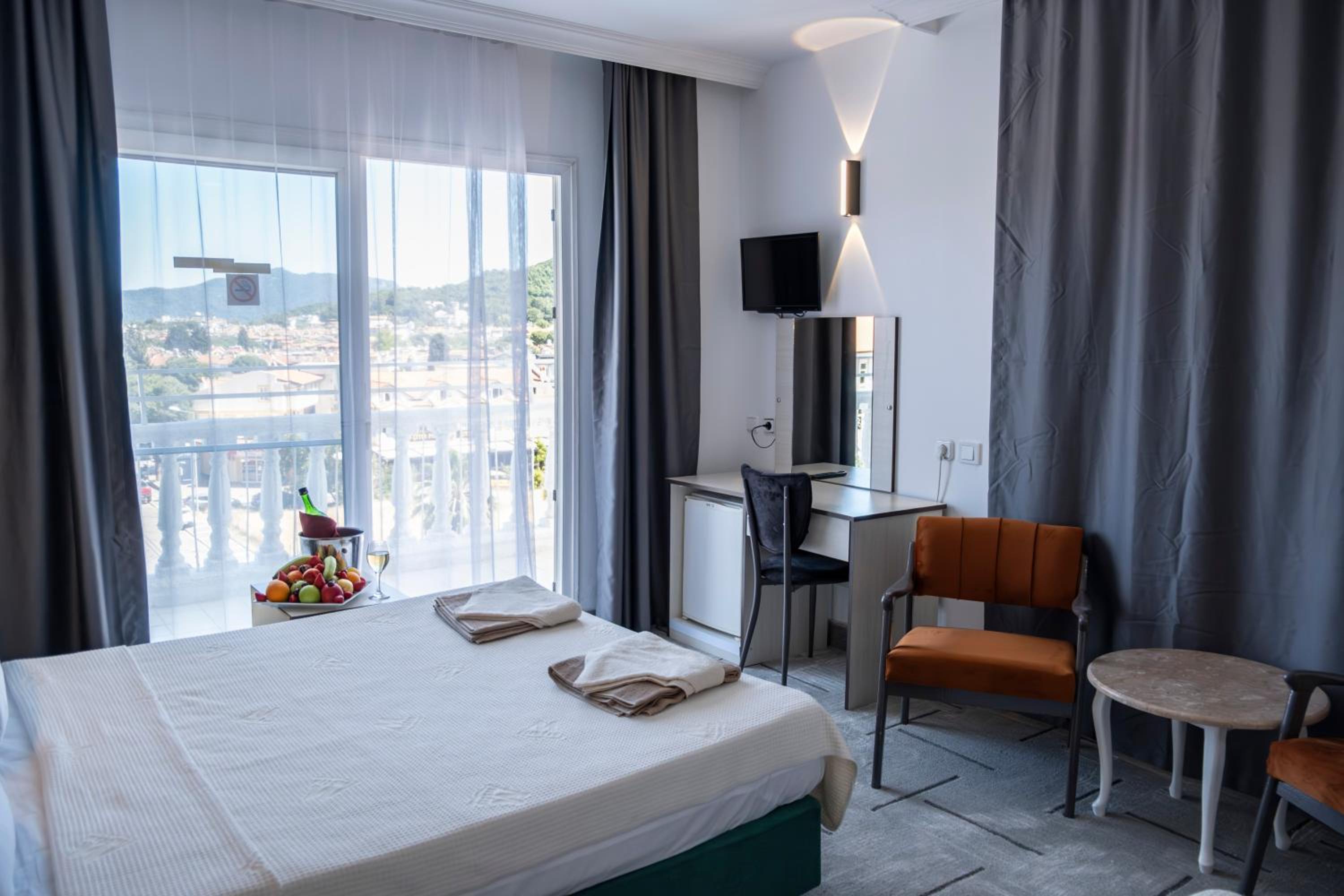 TWIN/DOUBLE ROOM