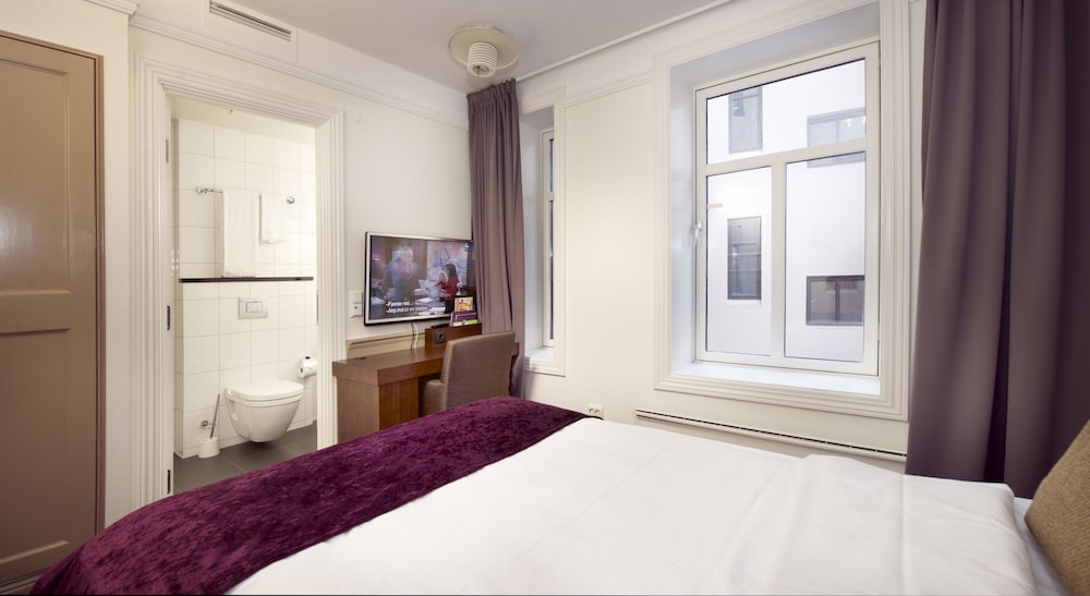 Home Hotel Amanda 8/50