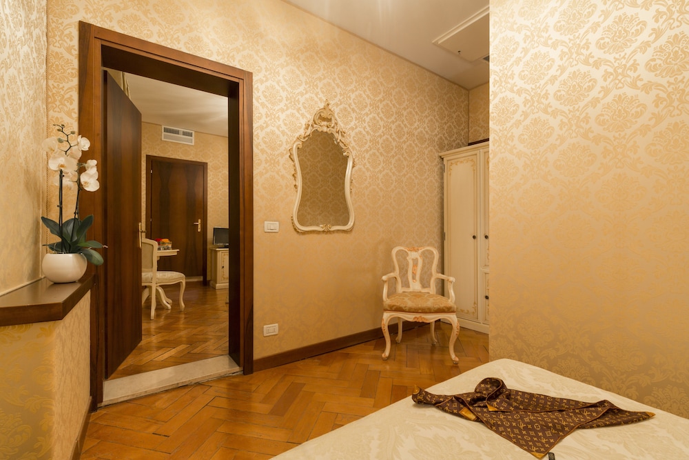 PALAZZO GUARDI 19/75