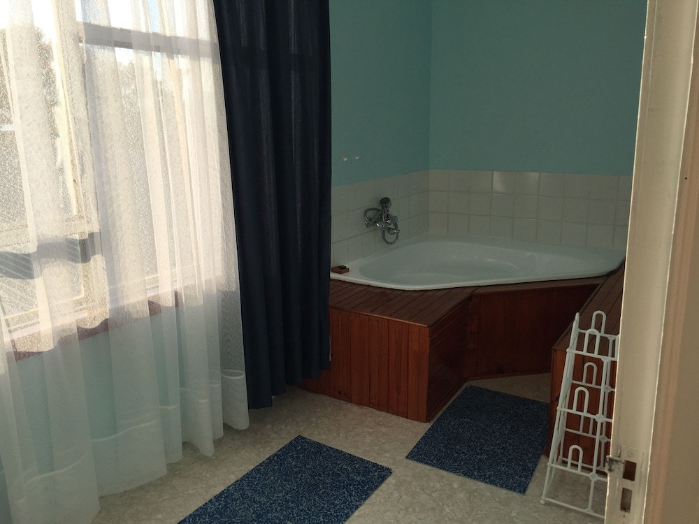 Fisherhaven Traveller s Lodge 50/50