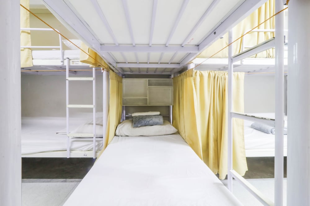 ARK Hostel City Center Manila 17/36
