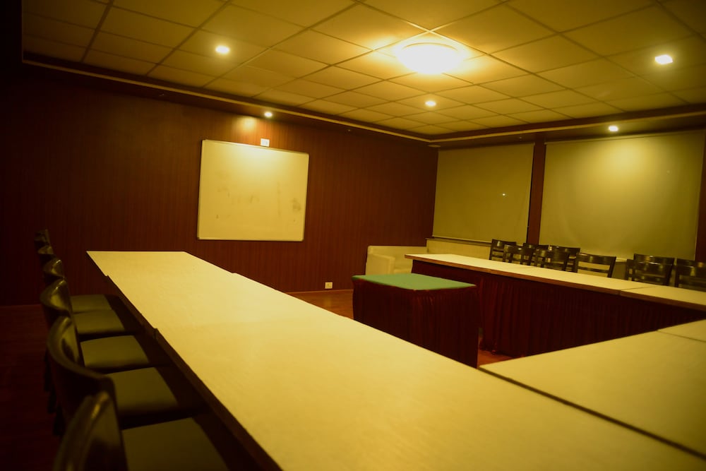 HOTEL HERITAGE DAKSHIN 32/50