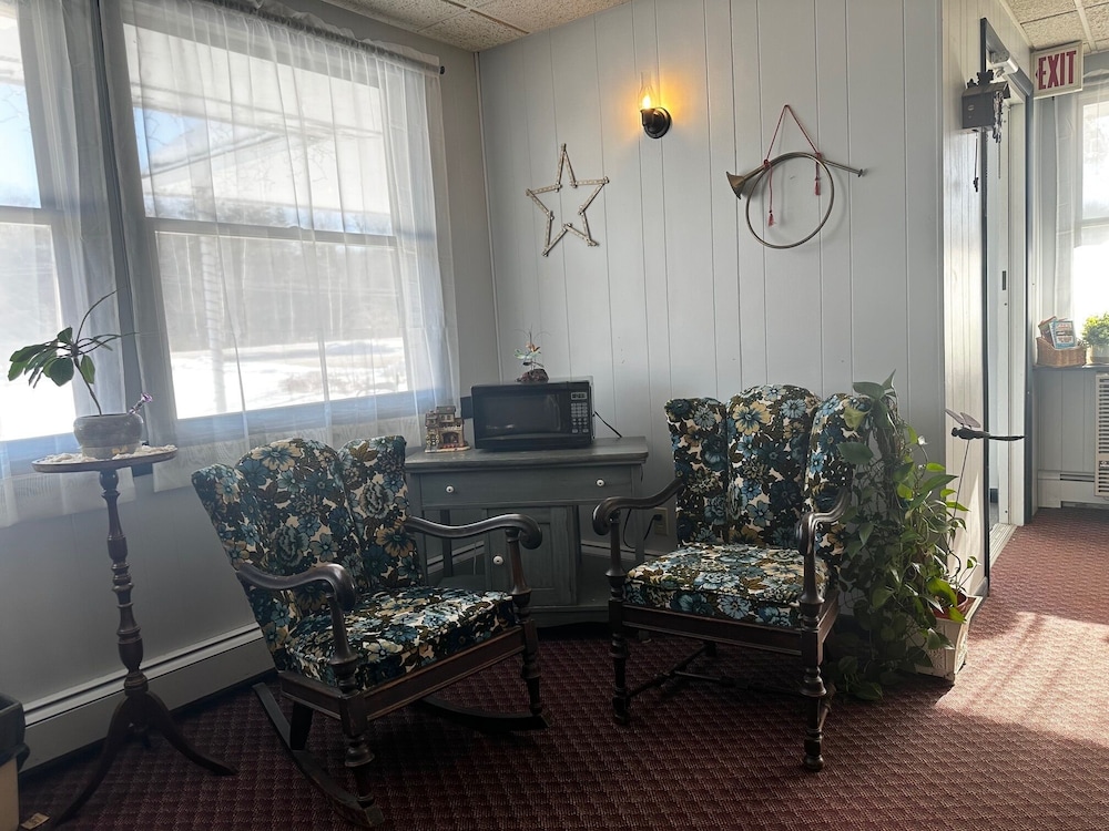 The Wayside Inn Betlehem 29/50