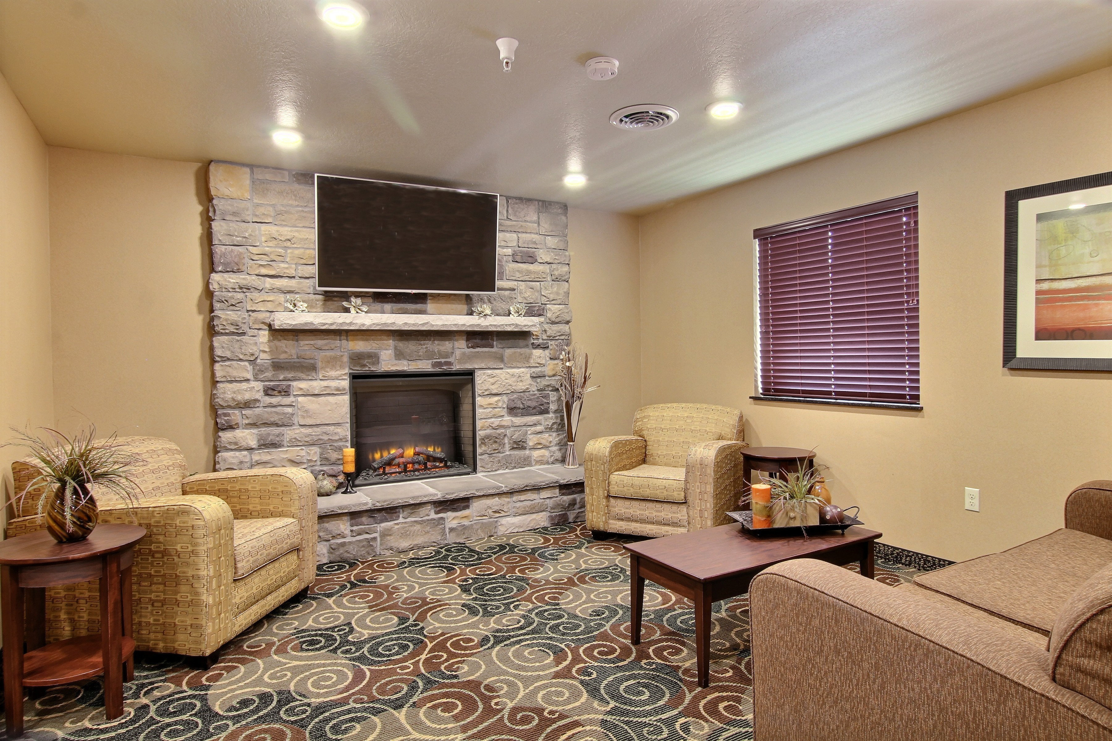 Cobblestone Inn and Suites 18/26