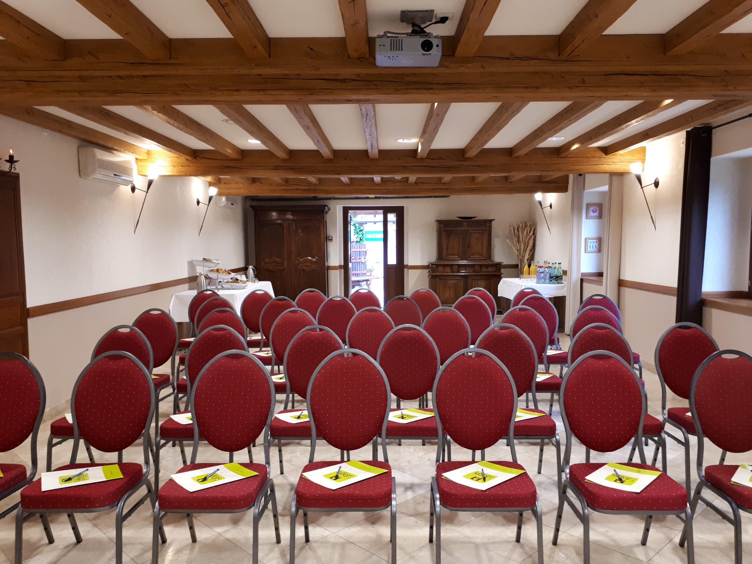 HOTEL LE CLOS DE LA VOUGE 10/16