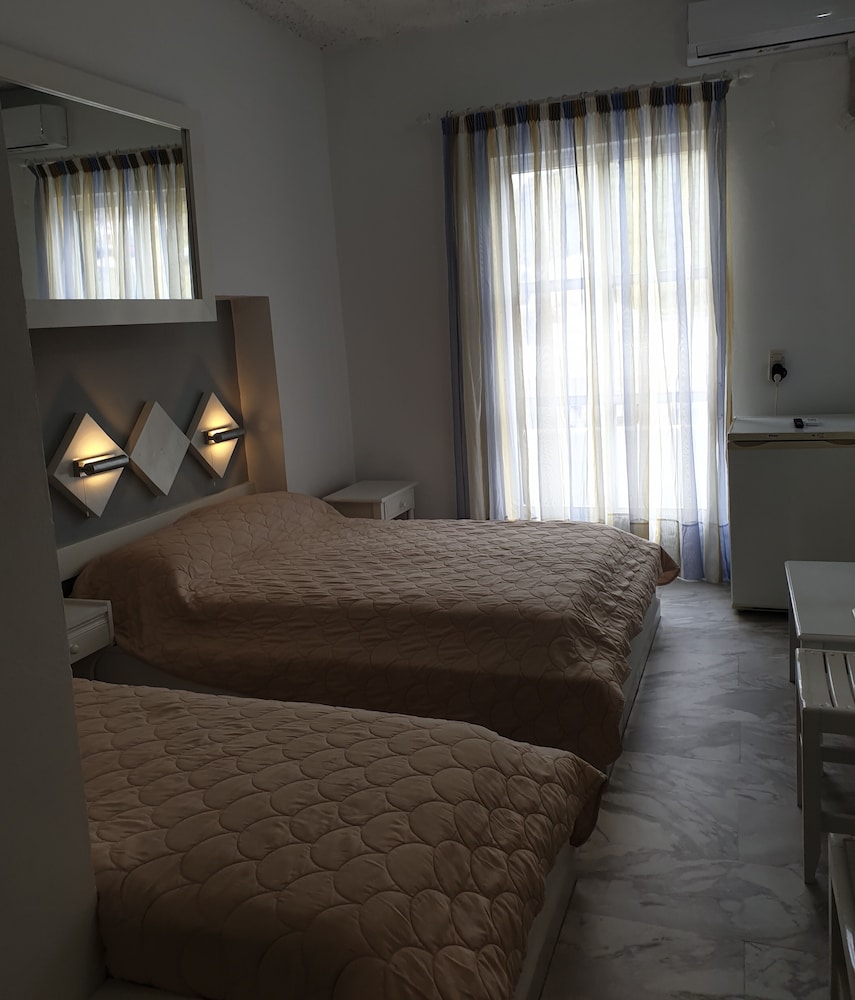 Porto Castello 10/70
