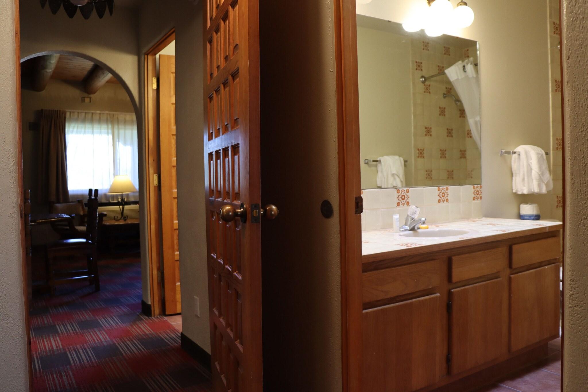 Executive, Suite, Sagebrush Inn Suites 5/5