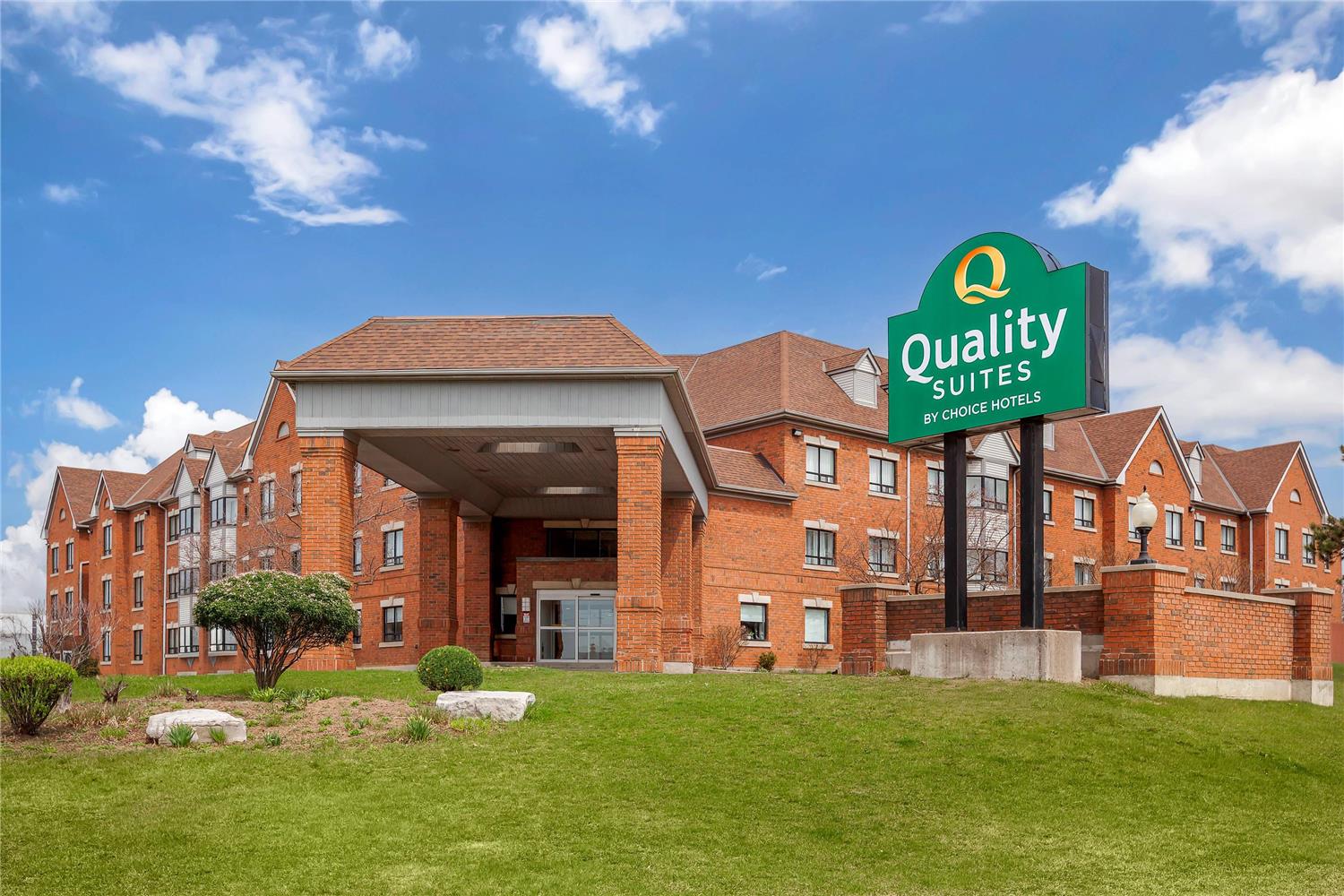 Quality Suites Whitby 10/11