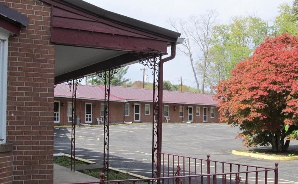 Americas Best Value Inn 2/45