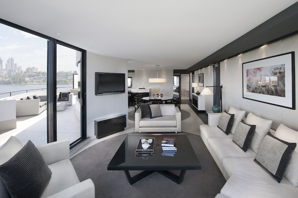 CROWN METROPOL PERTH 9/17