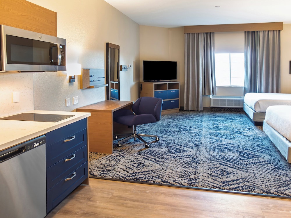 Candlewood Suites Avondale-New Orleans 14/42