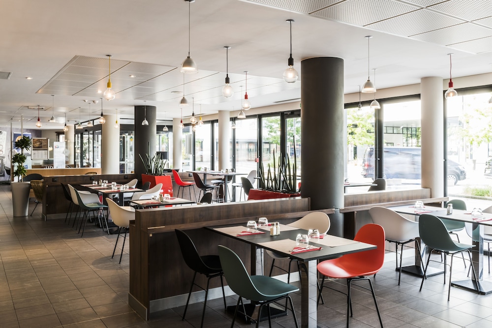 restaurant cafeteria